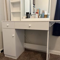 MAKEUP VANITY 