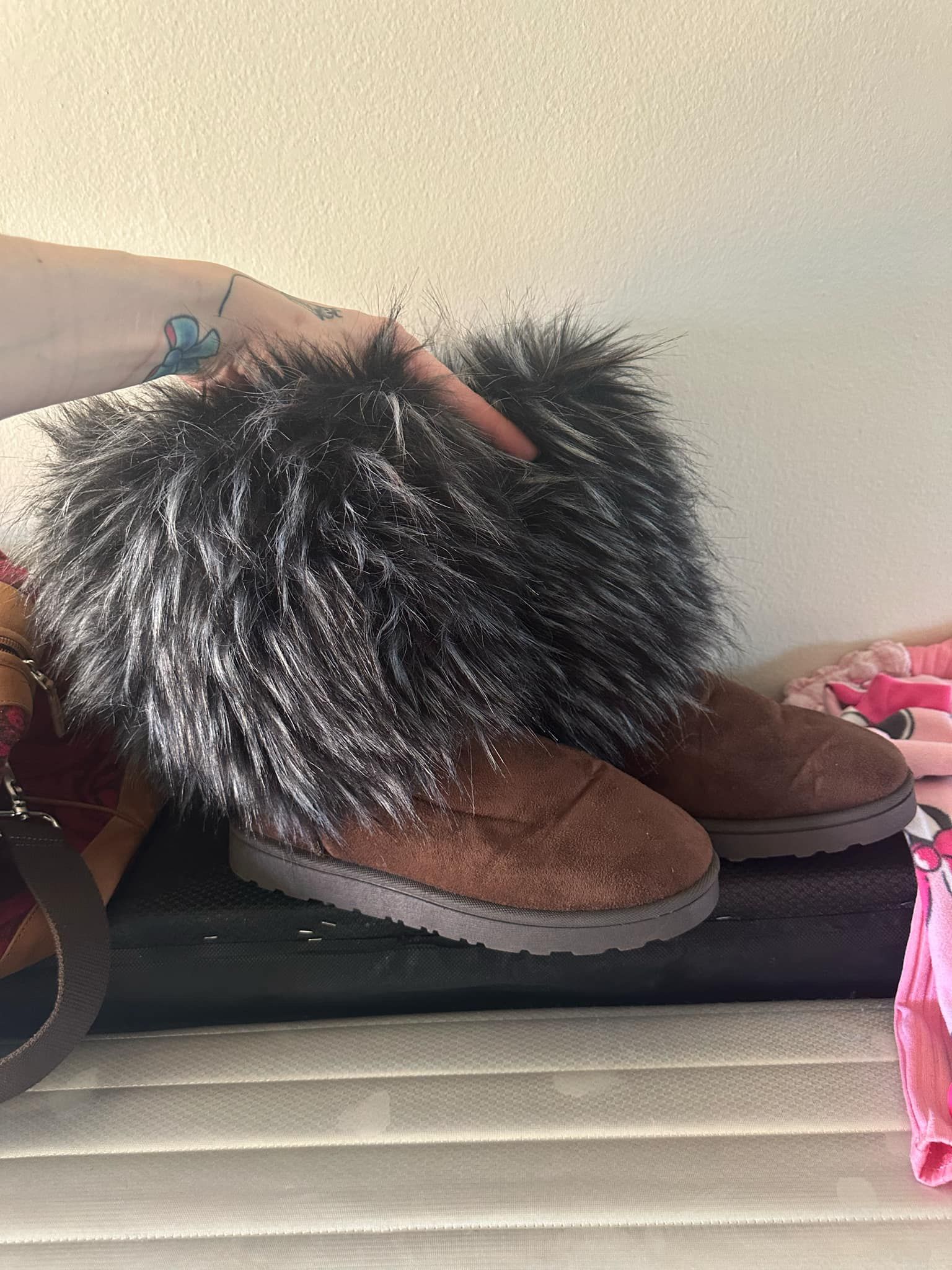Size 12 Fuzzy Boots