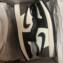 Jordan 1 Mocha Low Sz 10 New