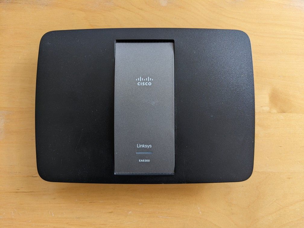 Cisco Linksys AC1200 Dual-Band Smart WiFi Router