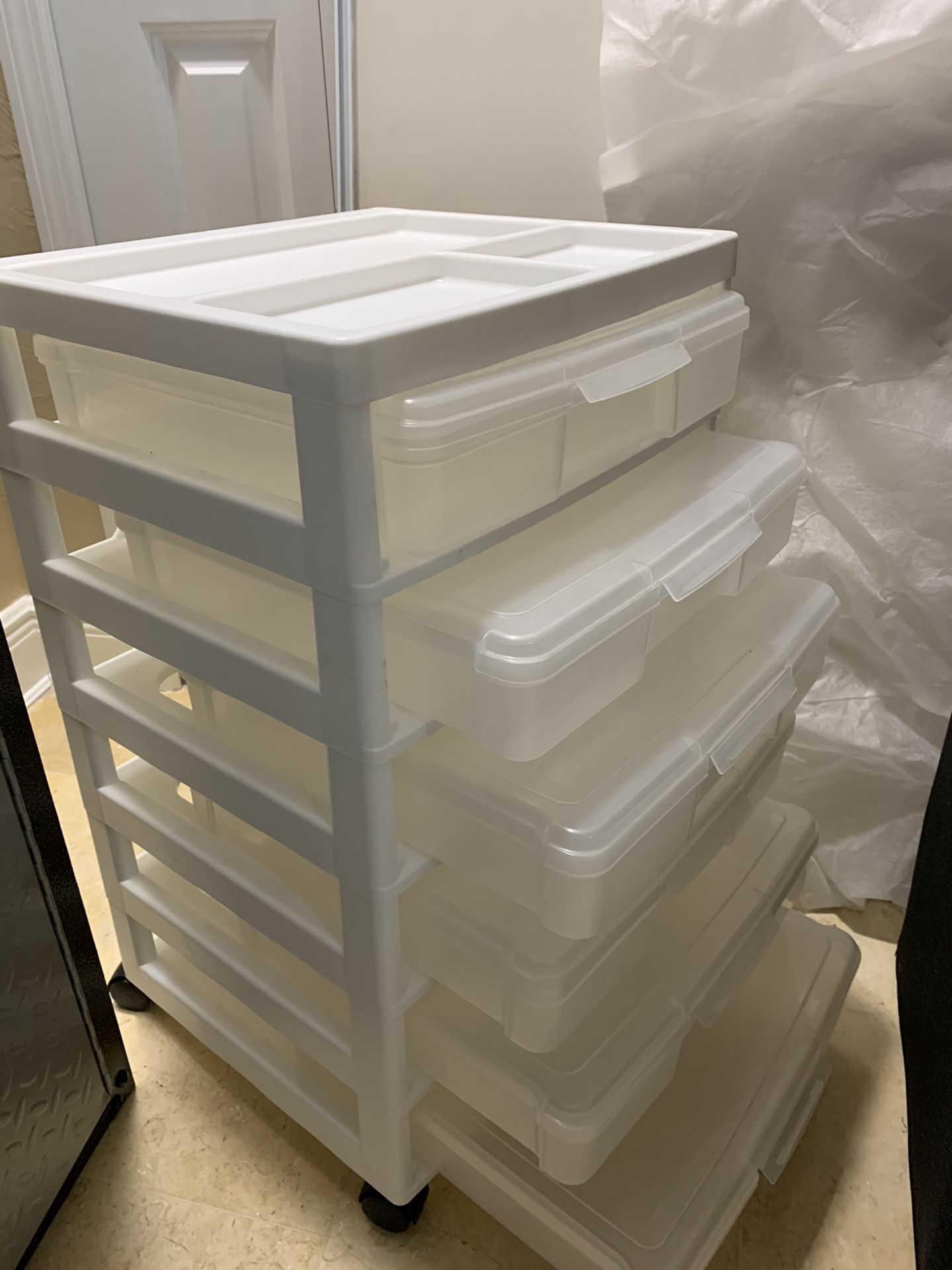 Storage Cart with 6 containers/ drawers