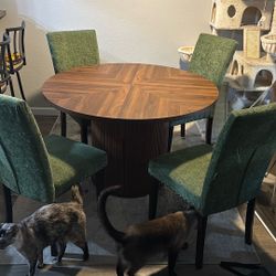 Table And Chairs 