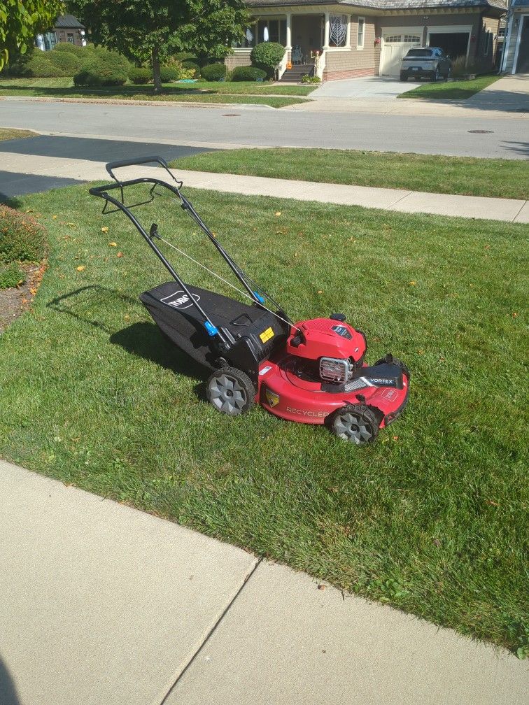 Toro Smart Stow Lawnmower