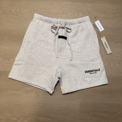 Light Oat Essential Shorts 