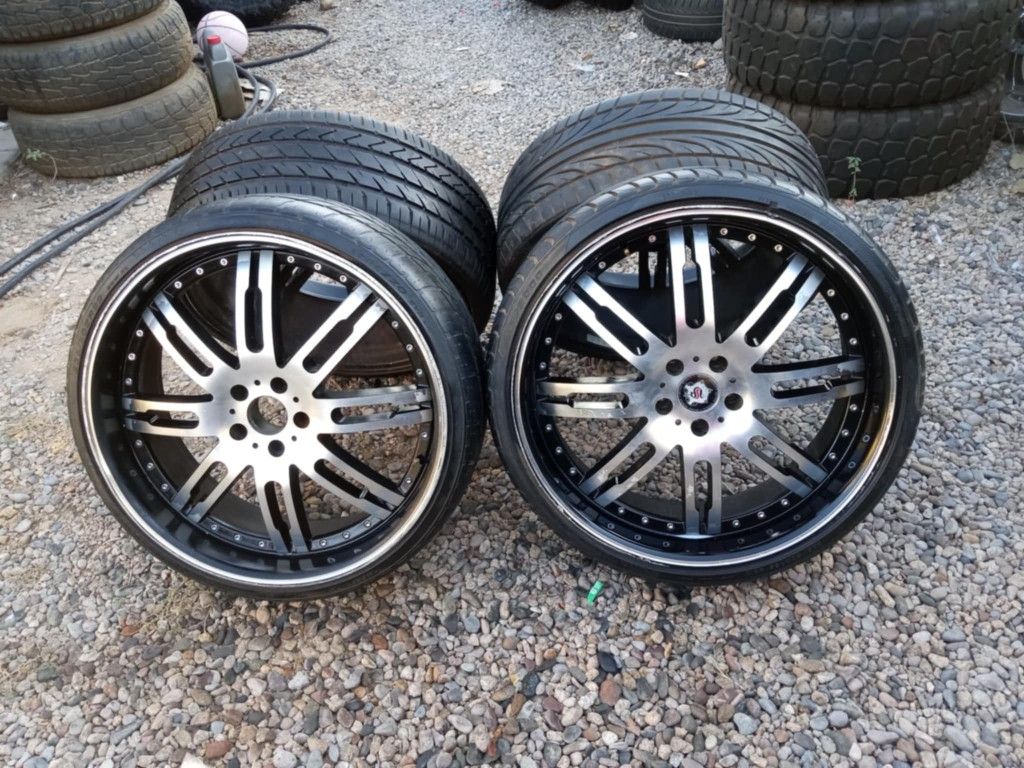 RIMS 235/30R22..5 LUGS FIT IMPALA MUSTANG NISSAN ALTIMA NISSAN MAXIMA DODGE CARAVAN GRAND MARKIS FORD RANGER