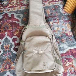 TAYLOR  SOFT GUITAR CASE   (used)