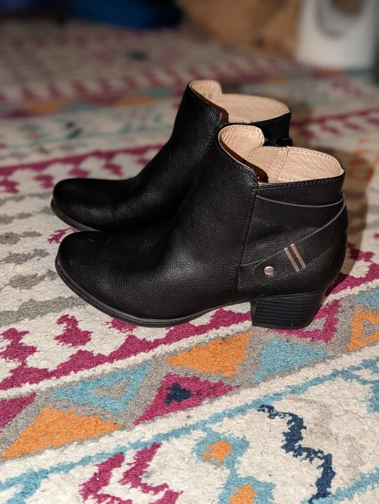 Soul Naturalizer Black Calm Size 8 Ankle Booties