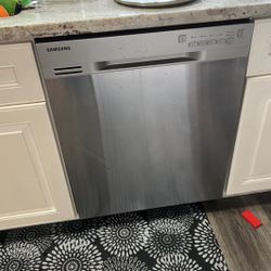 Samsung dishwasher (not In Working Condition)