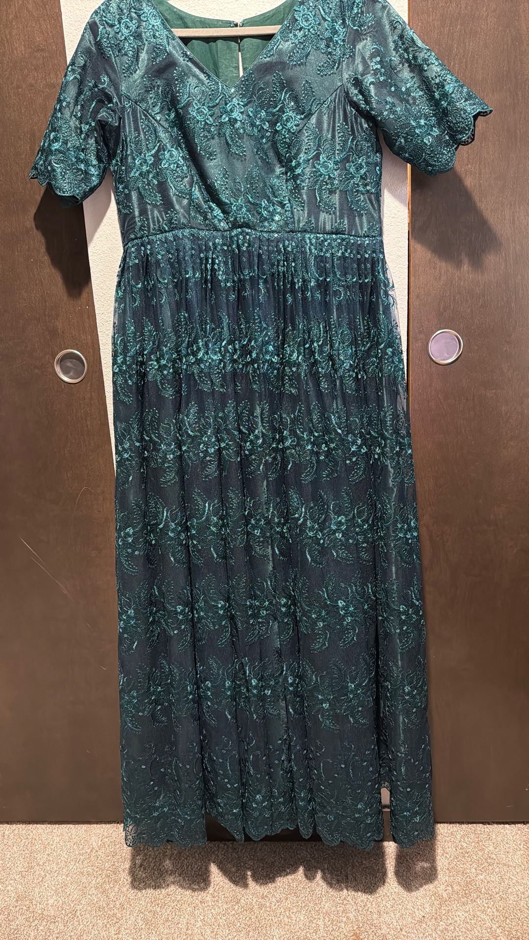 Beautiful Green Long Gown Evening Wear Size L
