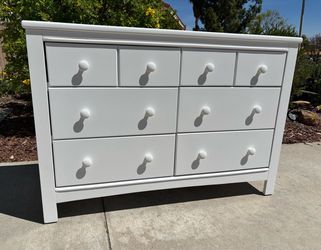 White 6 Drawer Wood Graco Dresser Chest of Drawers Furniture Excellent Condition