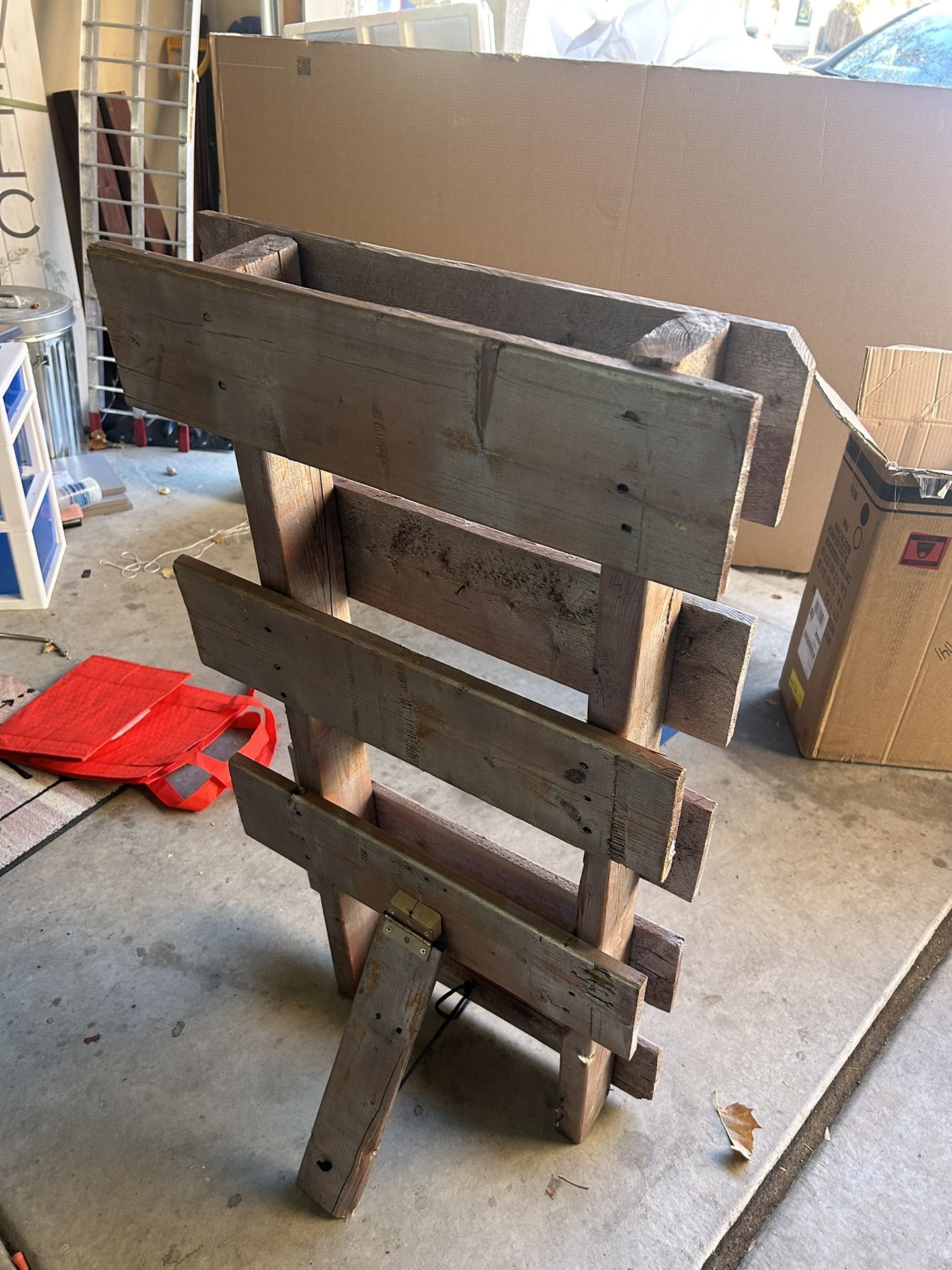 Pallet Sign Decoration