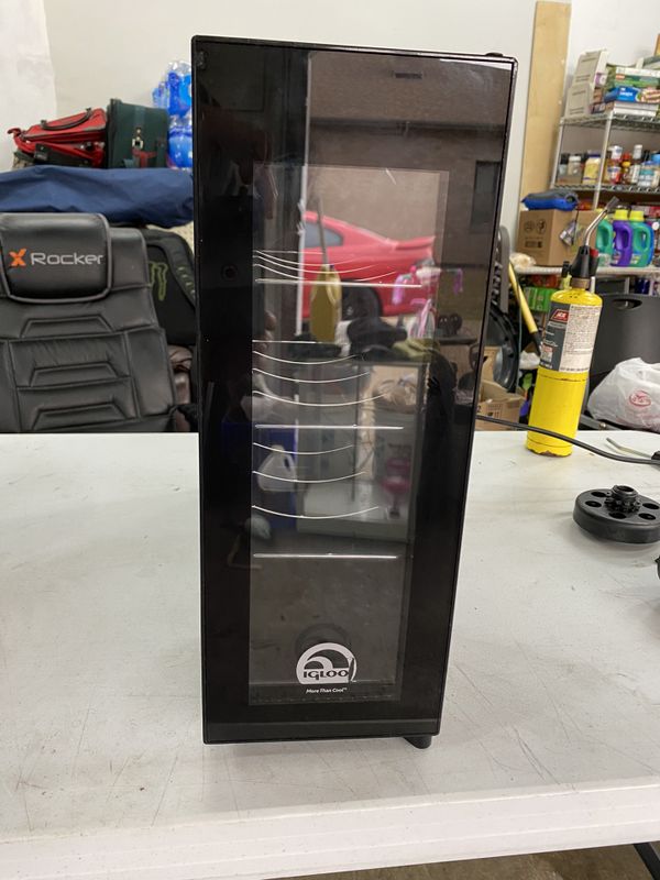 Igloo 4 bottle wine cooler for Sale in Mokena, IL - OfferUp