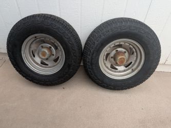 Set of 2 wheels and tires