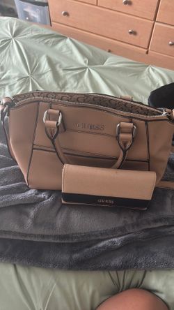 Guess purse & wallet
