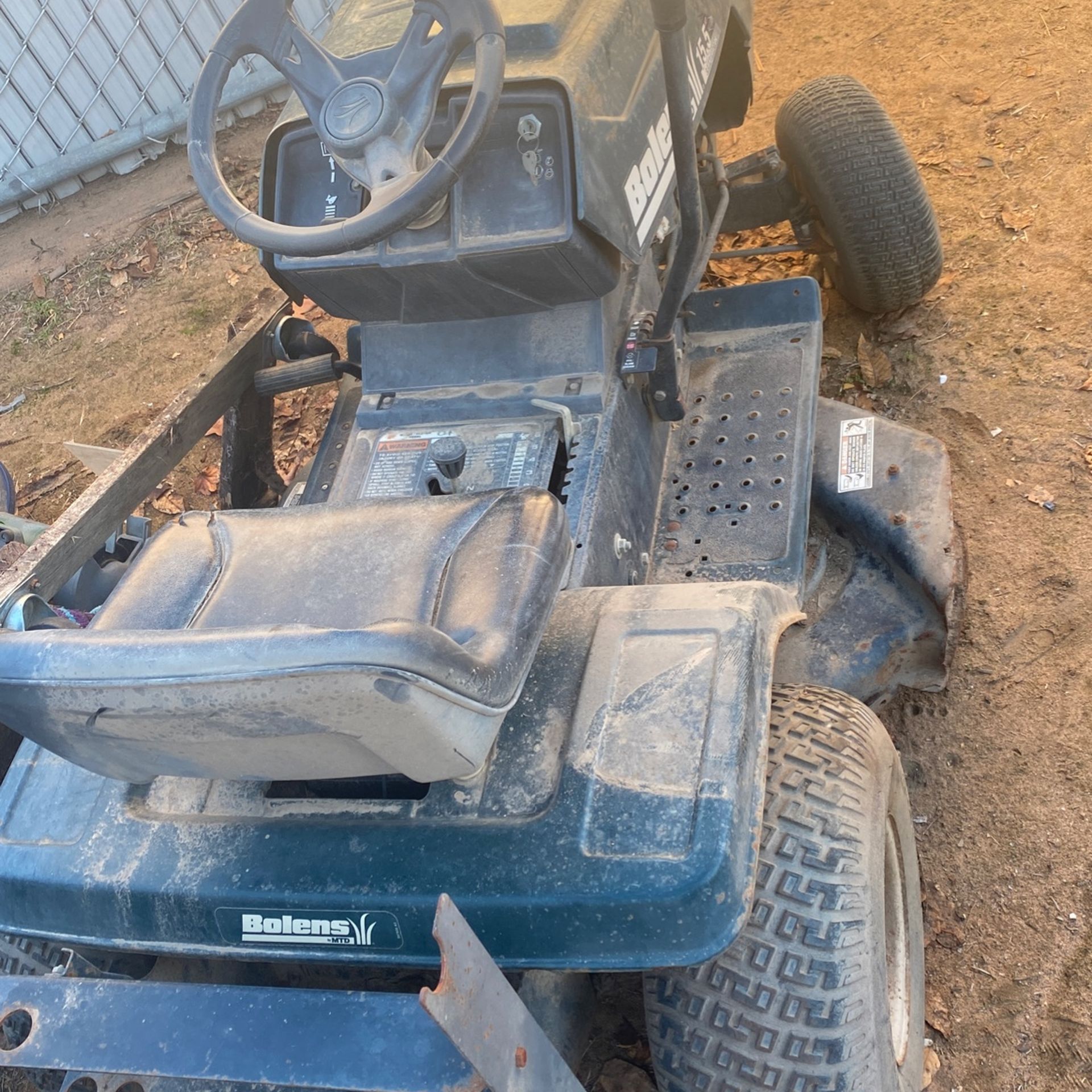 Lawn tractor