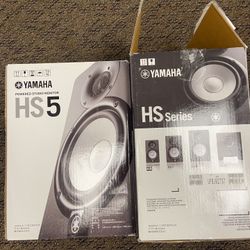 Yamaha 2x HS5 Series Studio Powered Speaker System