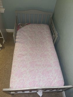 Toddler bed