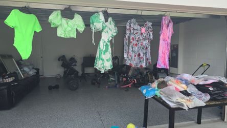 Bring new clothes for sale