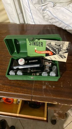 Singer Buttonhole