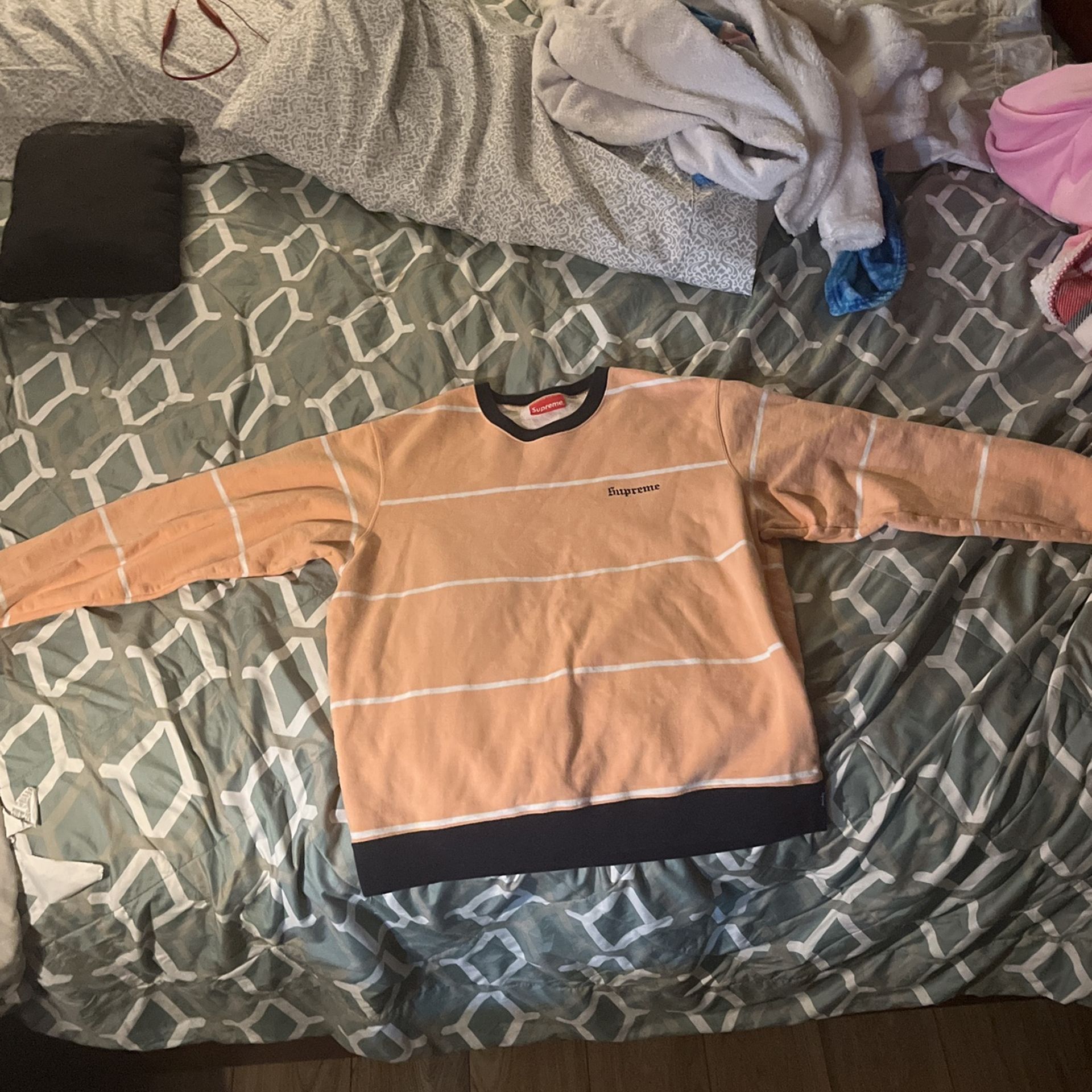 Supreme Sweater