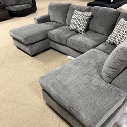 Stylish Very nice Sectional! 