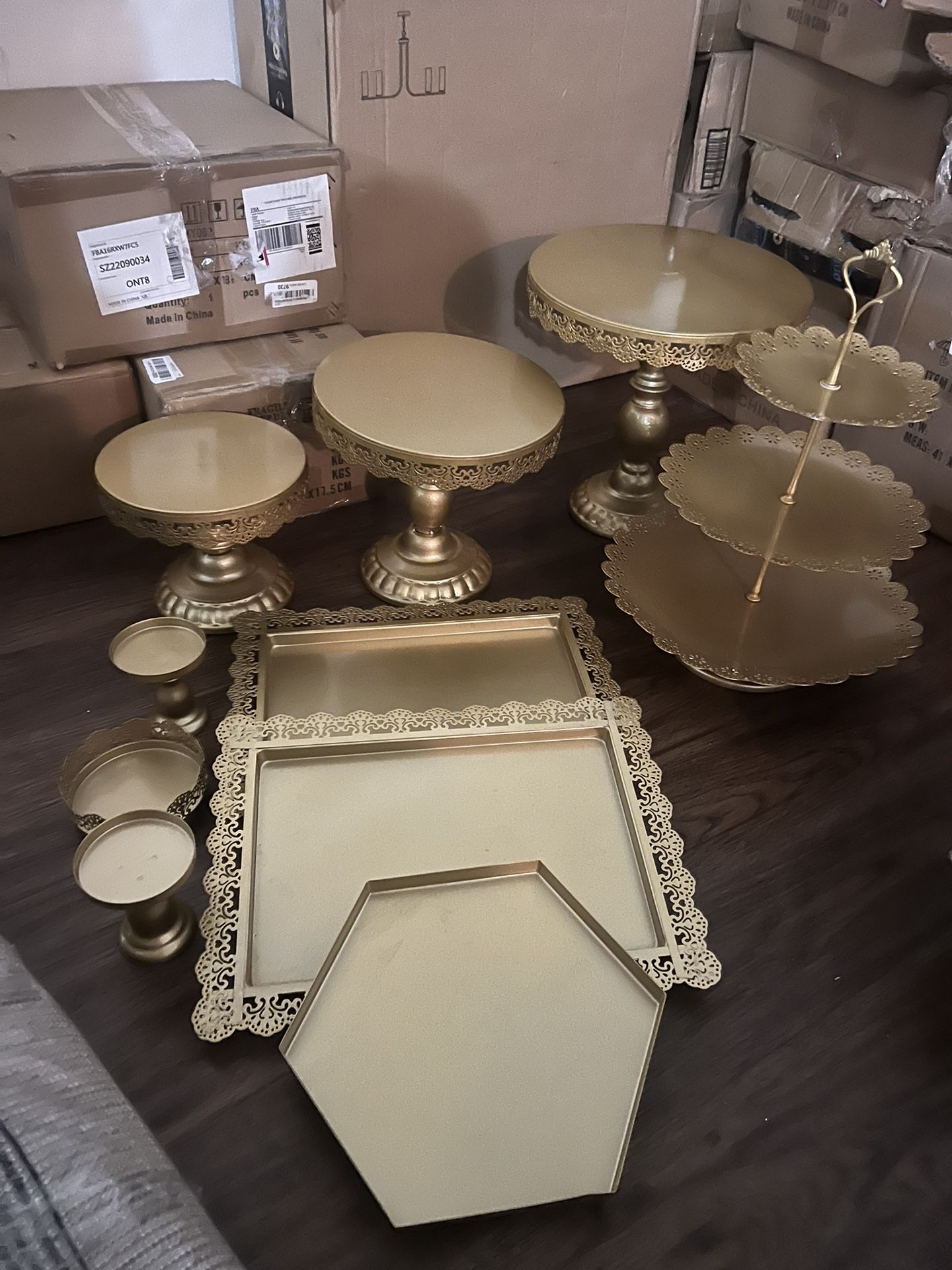 10 Pc Cake/ Cupcake Set in Gold Brand New in the Box