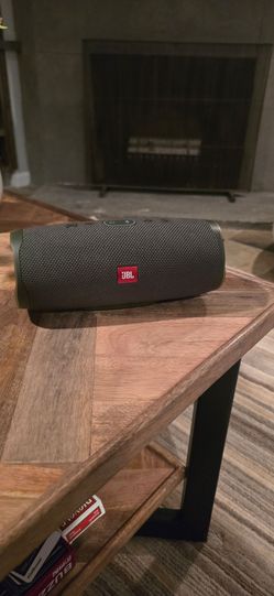 Like New - JBL Charge4 BT Speaker