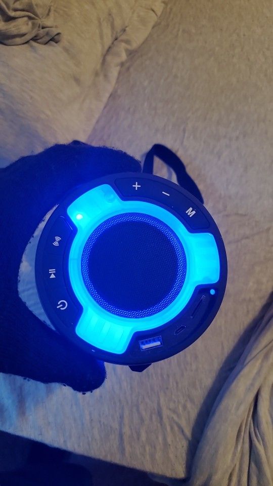 BLUETOOTH TUBE SPEAKER