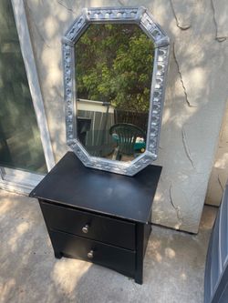 Sturdy drawer and large mirror