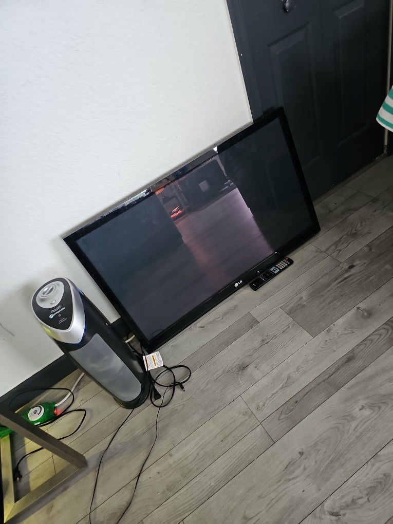 LG 42in