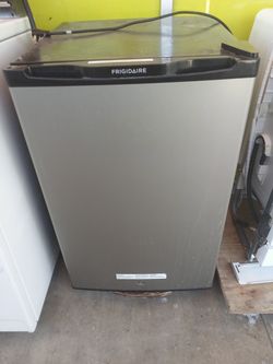 Dorm Refrigerator black excellent . Warranty , Delivery available 2203 Fowler st. Ft. Myers 33901