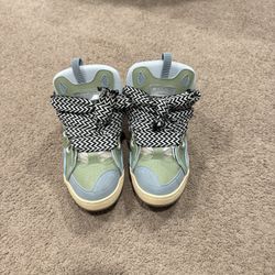 Lanvin Curb