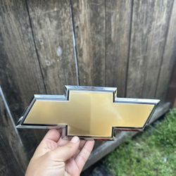 silverado chevy emblem