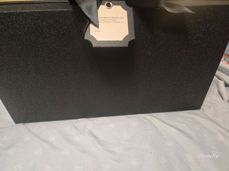 Glitz And Glam Brushes And Light Up Compact Mirror