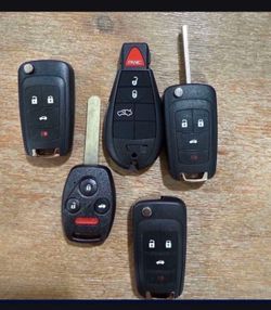 Keys And Remotes Llaves Y Controles Cut and Programmed On Site