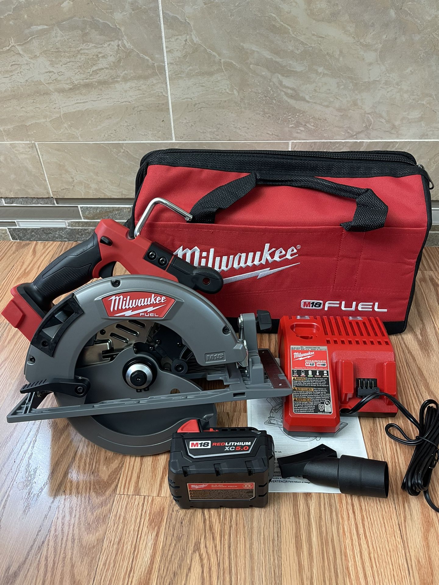 Milwaukee 2732-20 M18 Fuel 18 Volt Lithium-Ion 15 Amp 7-1/4 Inch Cordless Circular  Saw With 5.0Ah Battery. Charger  Bag. for Sale in Portland, OR OfferUp