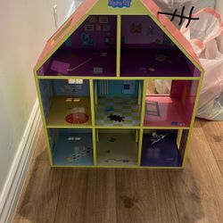Wooden Peppa Pig House - Made Very Well 