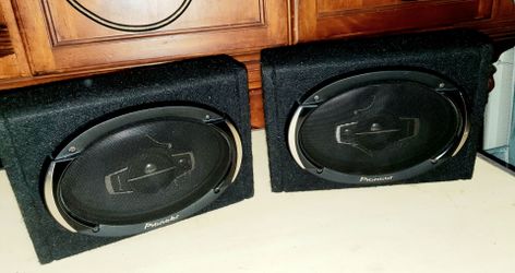 Pair of Pioneer  6x9 3-Way Car Speakers In Carpeted Boxes 420W
