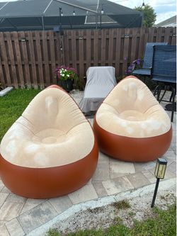 INFLATABLE CHAIRS (2) W/BUILT IN PUMP