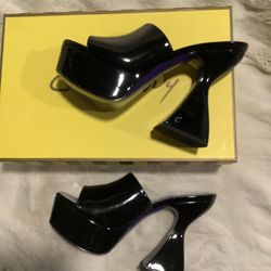 Circus NY Black Heels - Size 8 Brand New