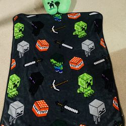Xmas Gift Idea: Boys Minecraft Blanket and Neck Pillow Set - -Excellent Condition!