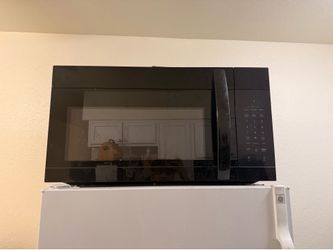 Bed and microwave
