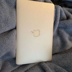 Apple MacBook Air Laptop, 11", Intel Core i5, 4GB RAM, 128GB SSD, macOS 10.15 Catalina, Silver, MD223LL/A