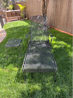Meadowcraft lounge chair and side table