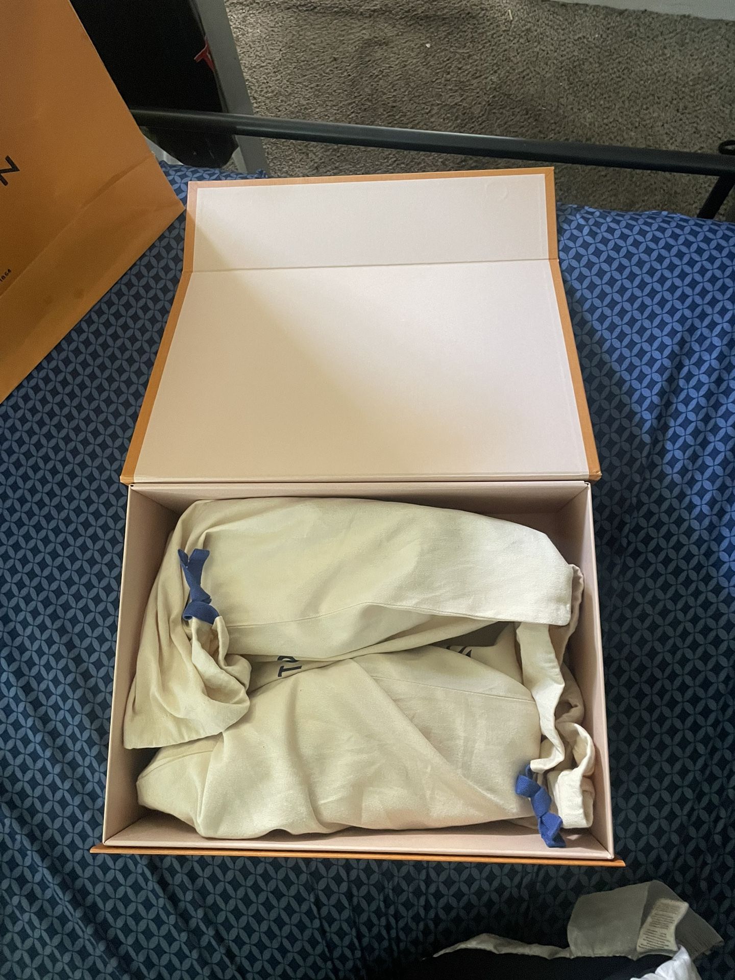 Lv Trainers Size 10 Black &white