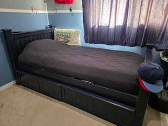 Heavy duty twin wood bed