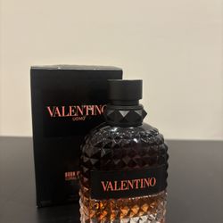 Valentino Uomo Born In Roma