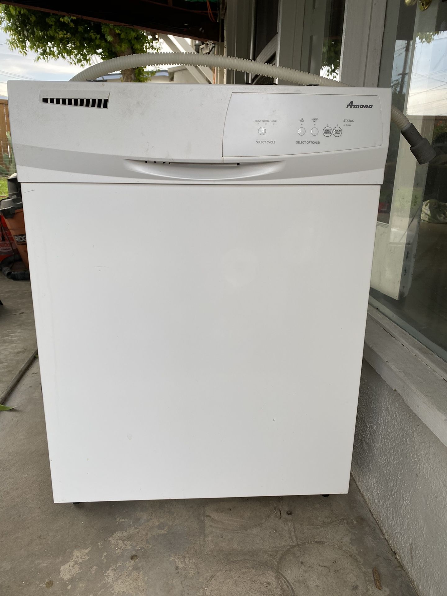 Amana white Dishwasher ADB1100AWW5 for Sale in Claremont, CA OfferUp