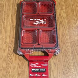 Milwaukee PACKOUT 5-Compartment Low-Profile Compact Small Parts Organizer