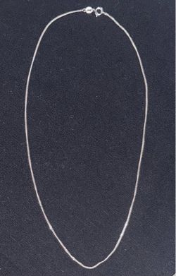 Vintage Italy 925 Sterling Silver 18” Fine Box Chain (2.03 grams)